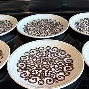 Vintage Ironstone -Bilton’s Staffordshire England - set of 6 dinner plates